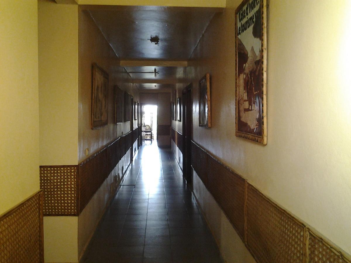 Hotel Le Pollet Sassandra Bagian luar foto