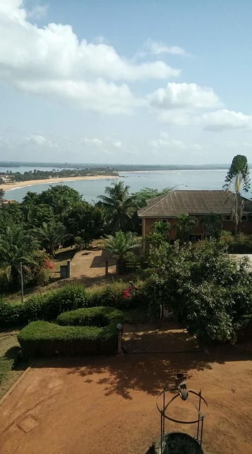 Hotel Le Pollet Sassandra Bagian luar foto